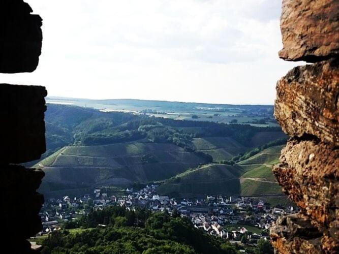 Spacious Flat In Adenau Near The N Rburgring Exteriör bild